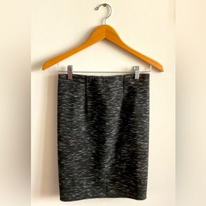 Ann Taylor Petite Knit Pencil Skirt Black/White, Size 00P